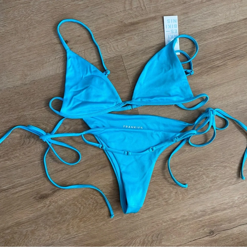 FRANKIES BIKINIS Chase Triangle Bikini Top & Bottoms SET